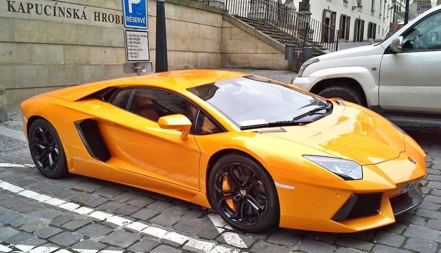 What to Expect When You Rent a Lamborghini Car