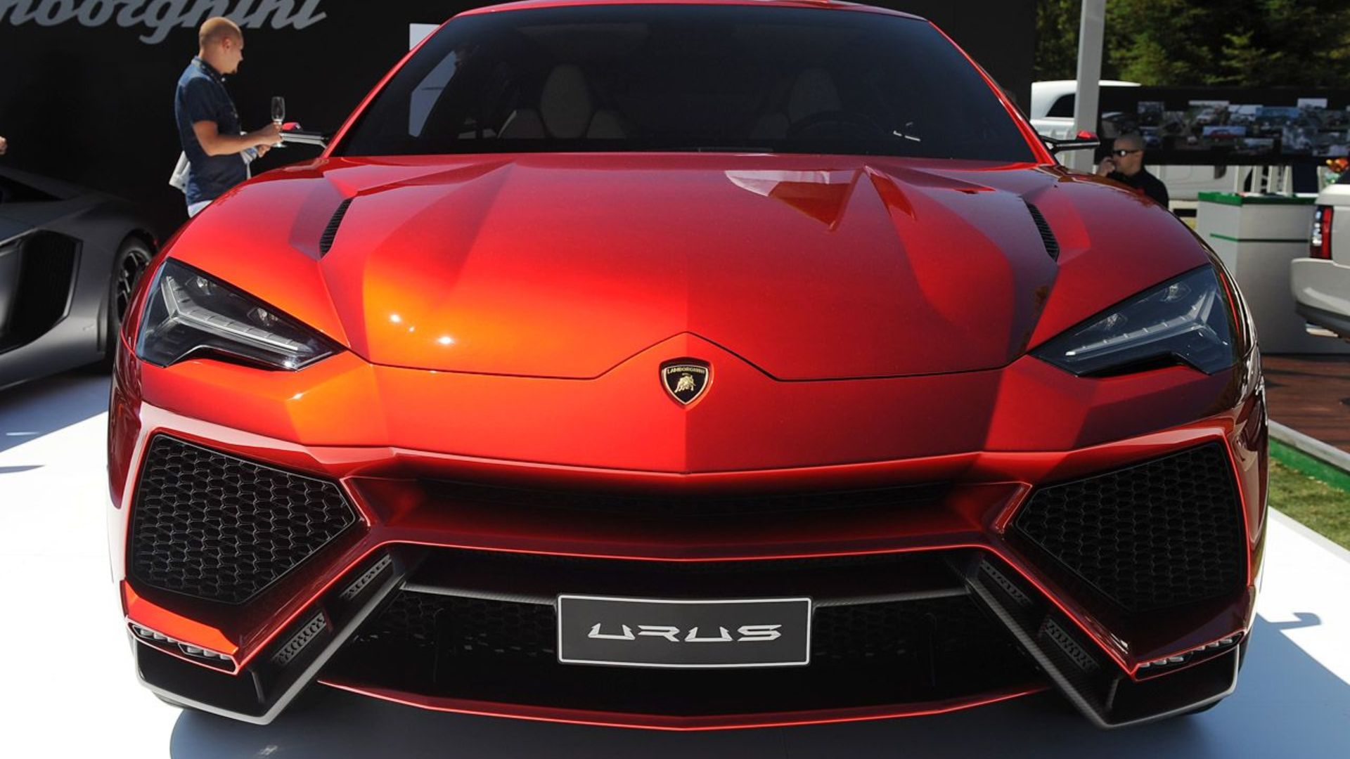 Bеforе Expеriеncing Dubai in a Lamborghini Urus 