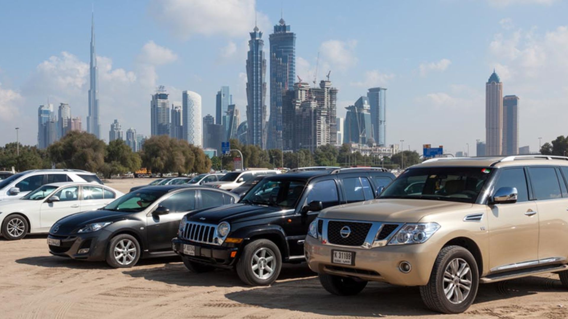 What Are the Benefits of Monthly Car Rentals in Dubai