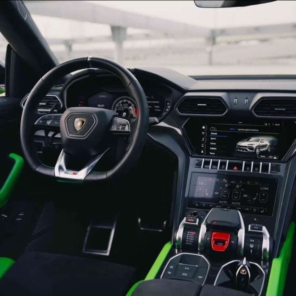 Lamborghini URUS Rental:7 Reasons to Choose Luxury Lamborghini Urus Rental in Dubai, UAE
