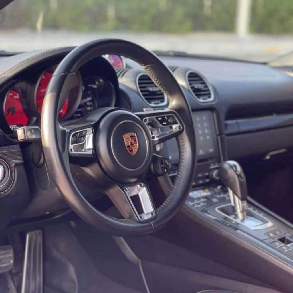 Porsche Boxter GTS Cabrio rent in Dubai