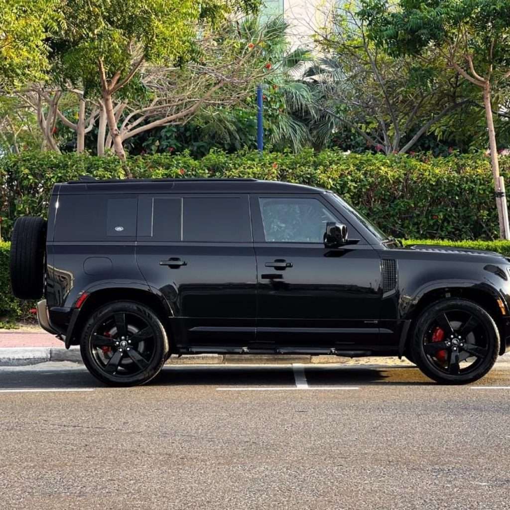 Range Rover Defender Luxury Car Rental Dubai