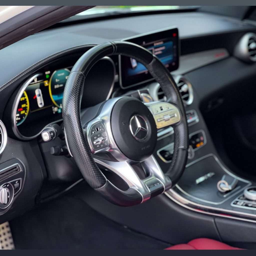 Mercedes C200 :Discover 7 Reasons to Rent a Mercedes C200 Luxury Car in Dubai