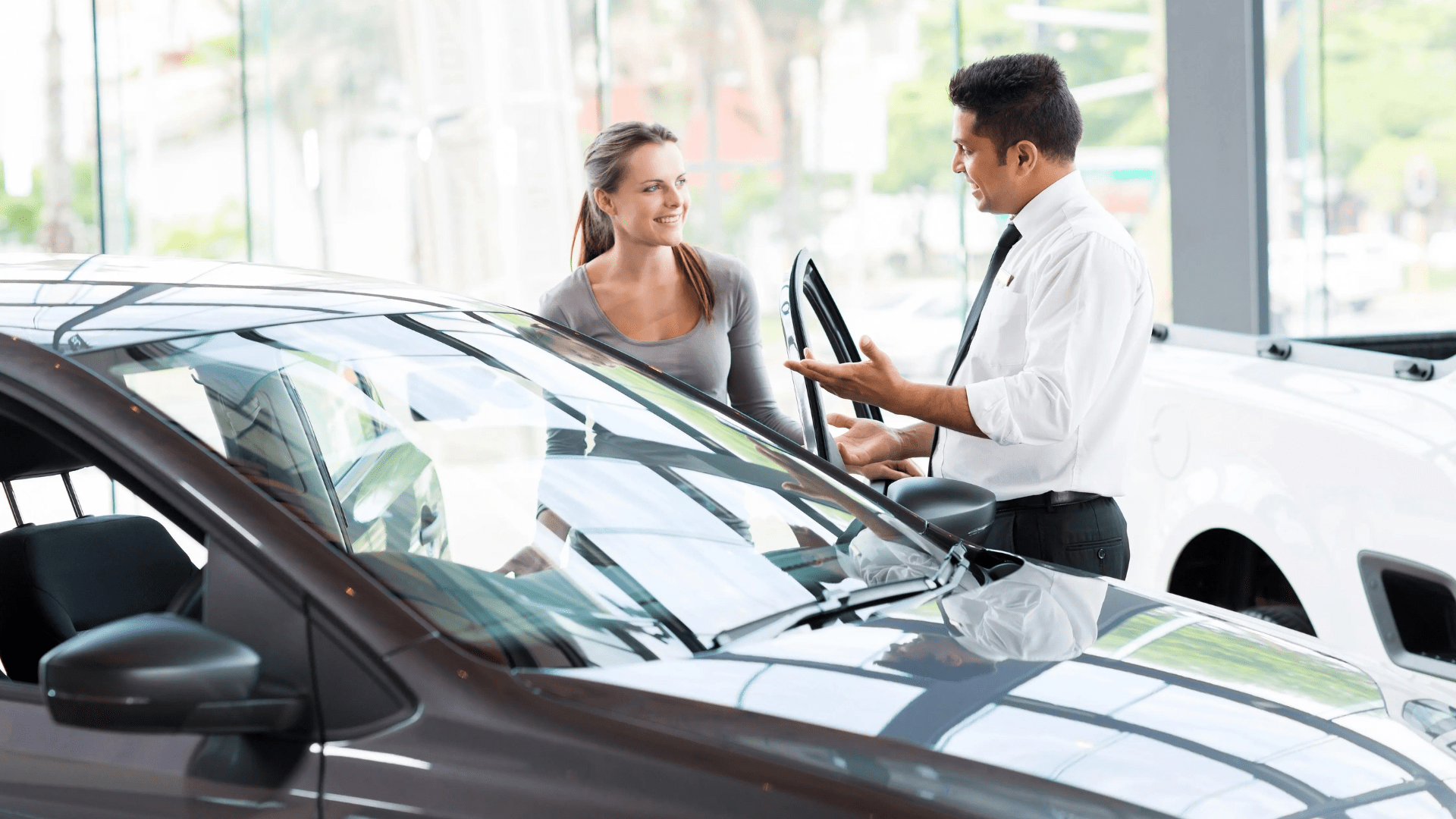 Experience Luxury by Renting a Car in Mussafah Today