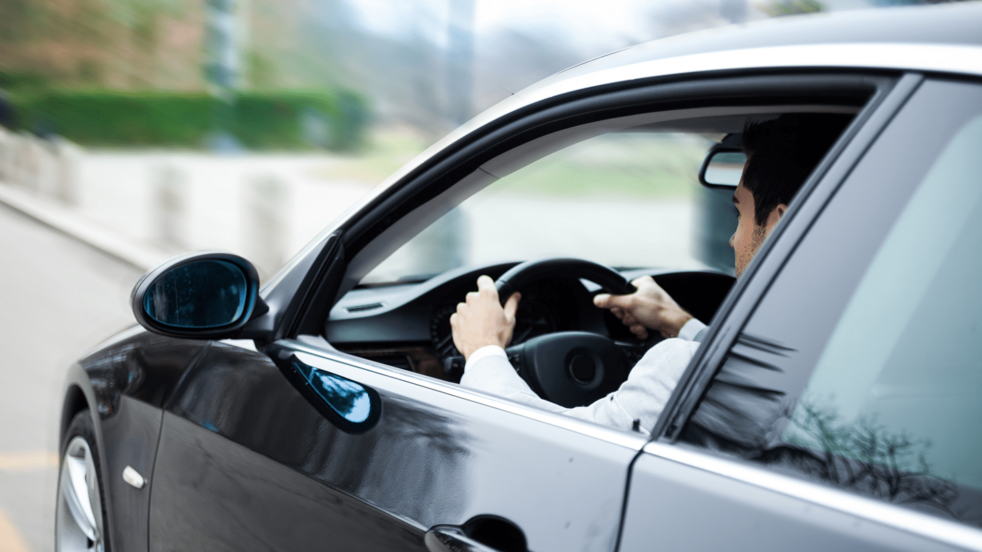 Experience Luxury by Renting a Car in Mussafah Today